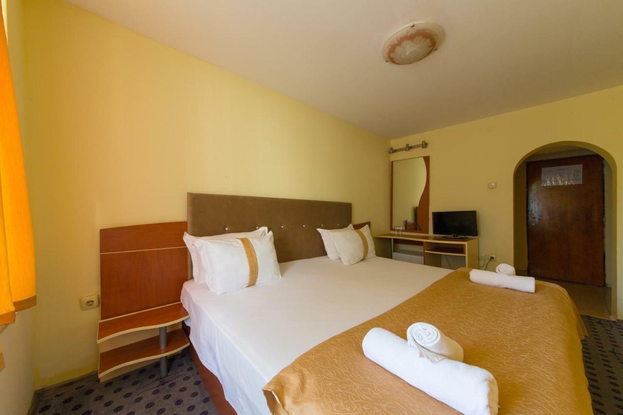 Bona Vita Hotel Golden Sands Exterior photo